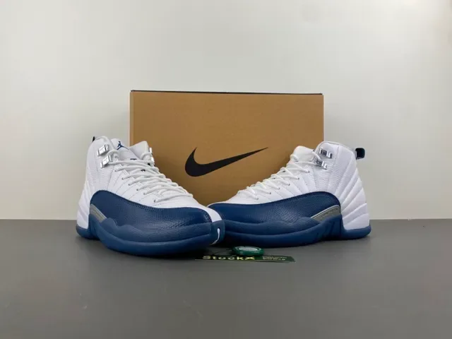 Air Jordan 12 Chaussures de Basketball Blanc et Bleu Royal 14