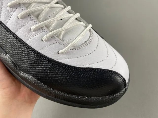 Air Jordan 12 白黑金 篮球鞋 2