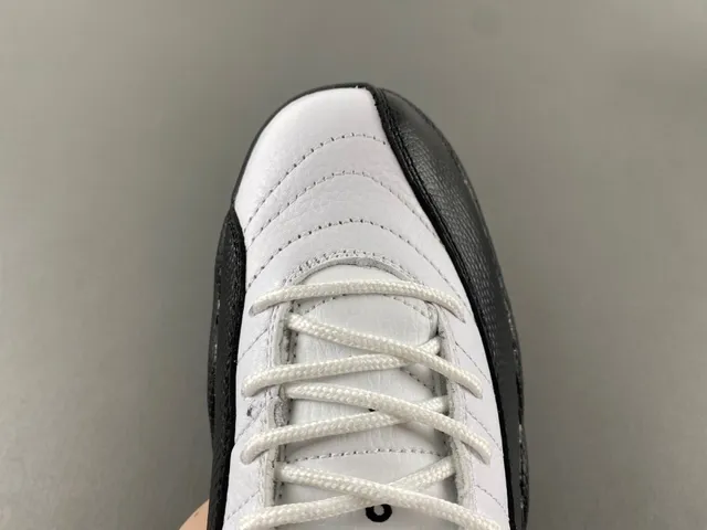 Air Jordan 12 白黑金 篮球鞋 6