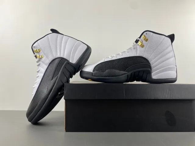 Air Jordan 12 白黑金 篮球鞋 15