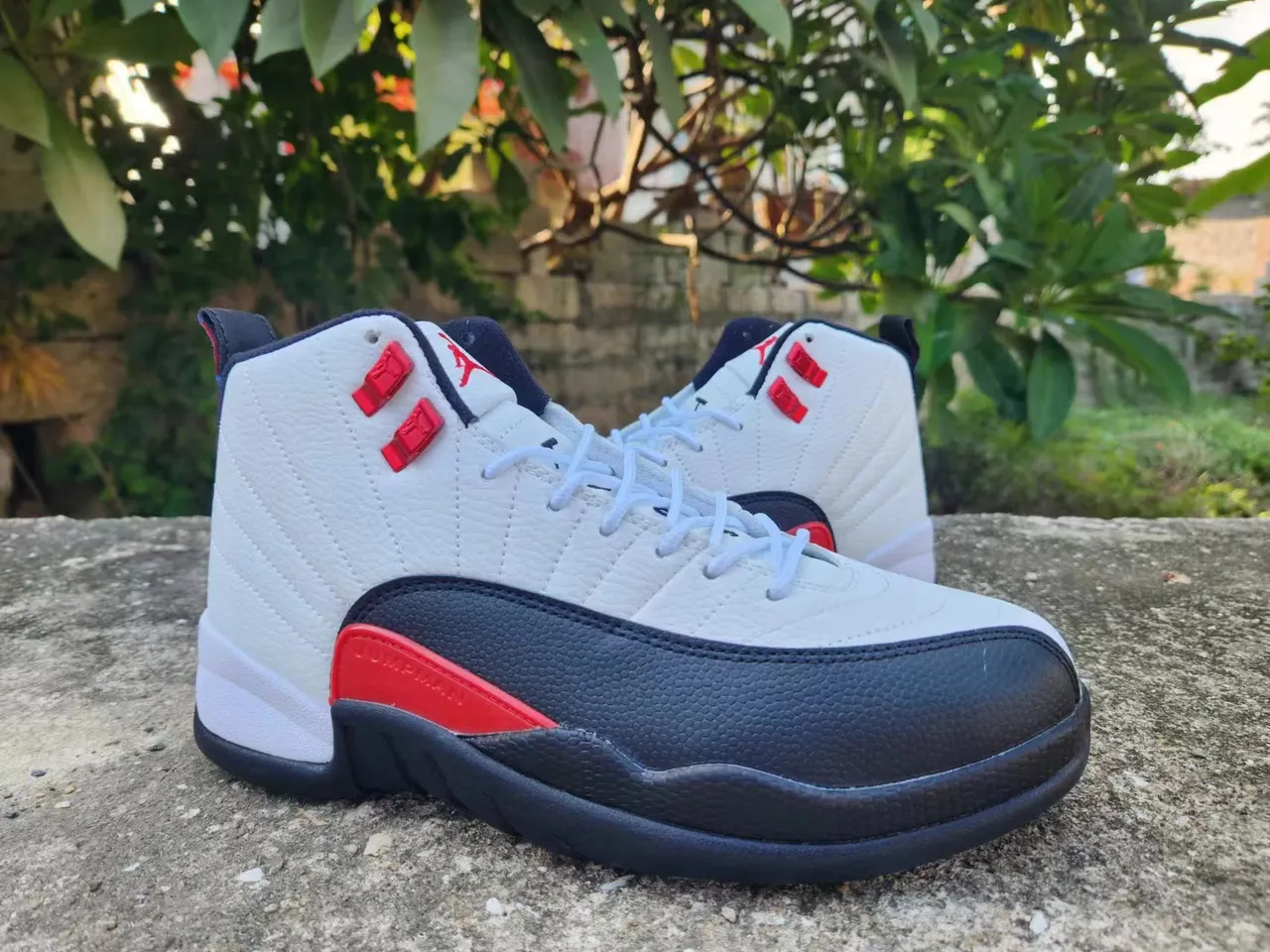 Air Jordan 12 zapatillas de baloncesto blanco negro rojo 3