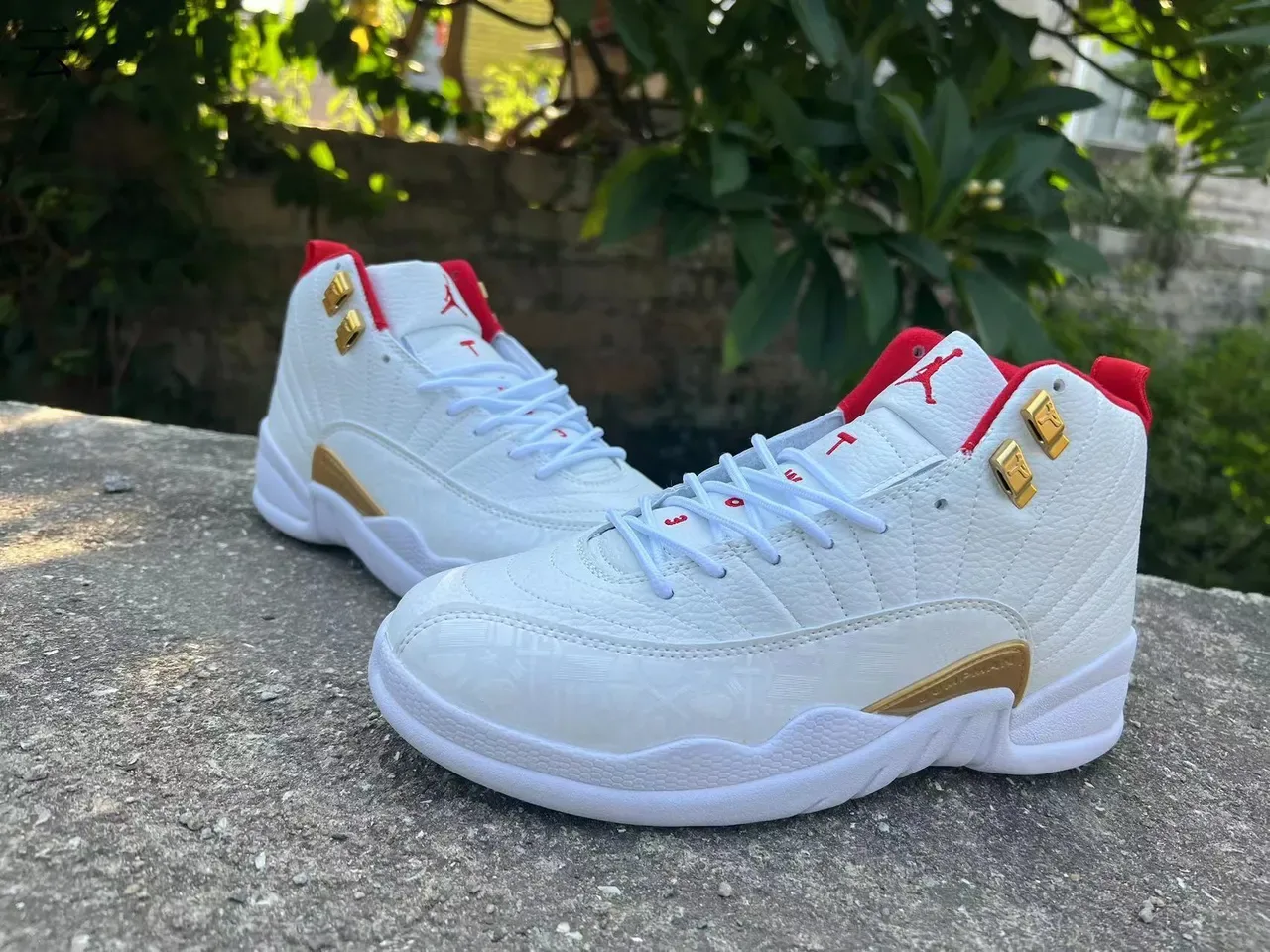 Air Jordan 12 সাদা লাল সোনালি বাস্কেটবল জুতো 3