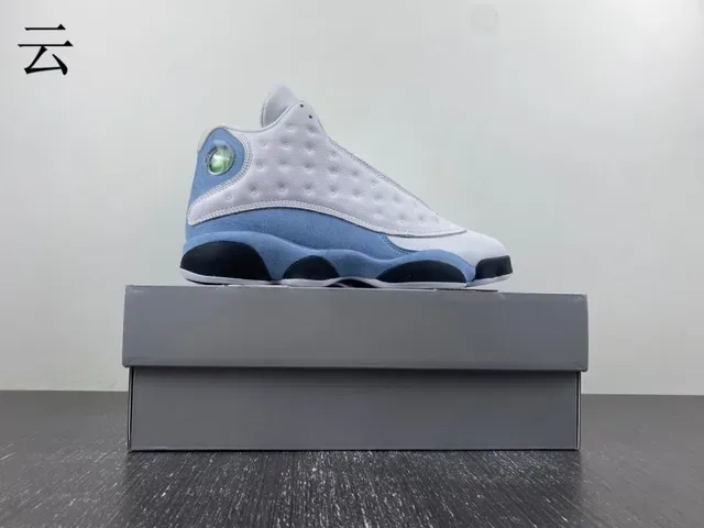 Air Jordan 13 白色 浅蓝色 黑色 黄色 绿色 宝石 篮球鞋 3