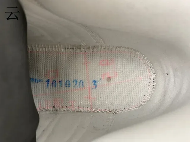 Air Jordan 13 白色 浅蓝色 黑色 黄色 绿色 宝石 篮球鞋 15