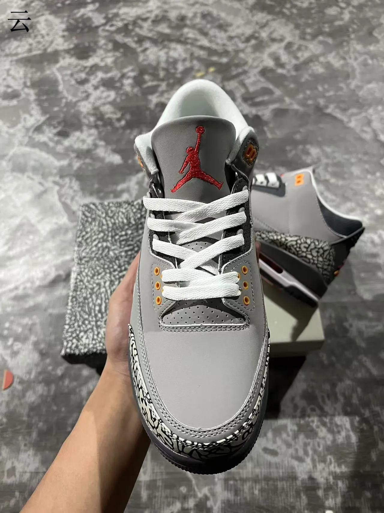 Chaussures de basketball Air Jordan 3 Gris Éléphant 3