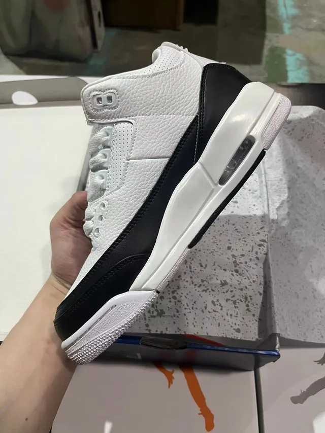 Tênis de basquete Air Jordan 3 branco e preto 3