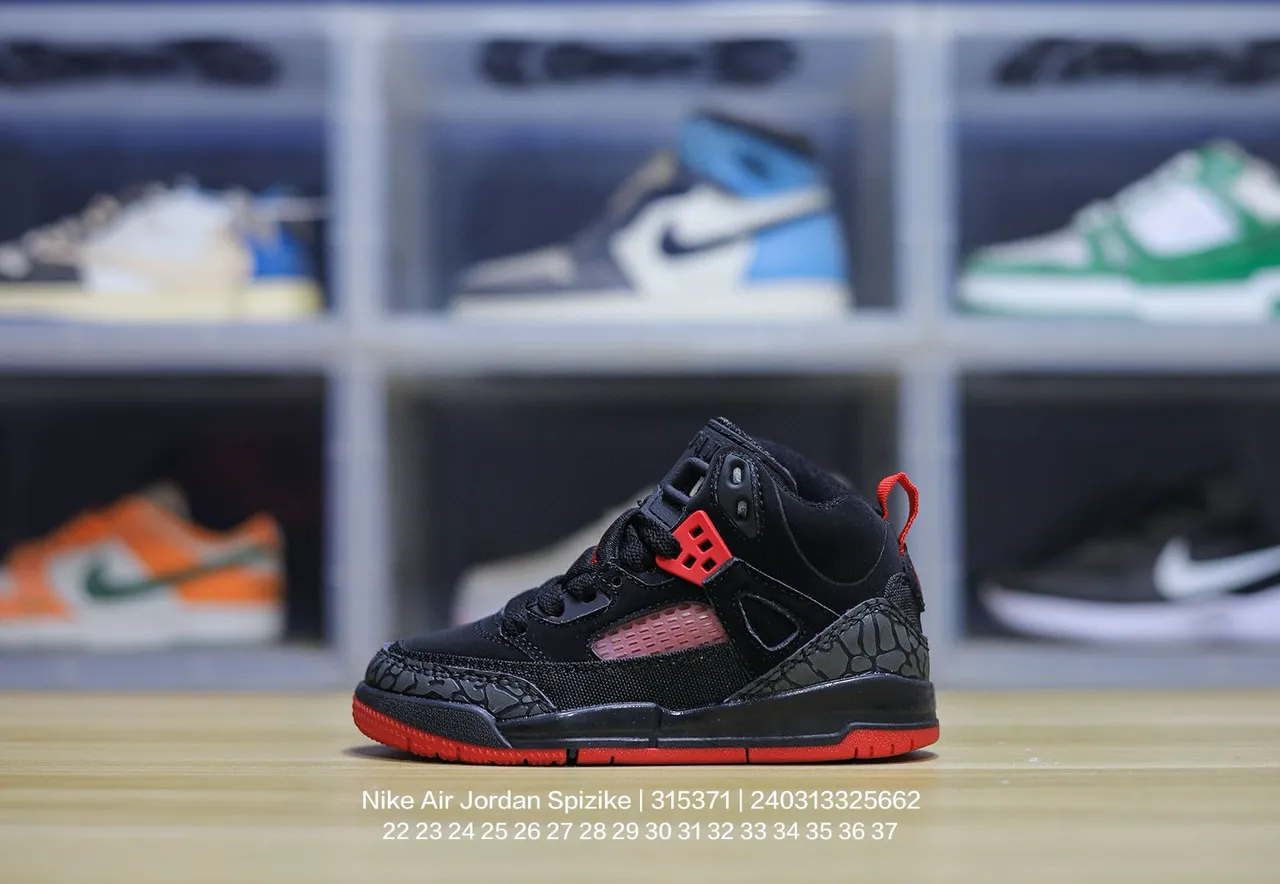 حذاء كرة السلة Air Jordan 3 أبيض وأزرق وأحمر بطبعة جلد الفيل 3