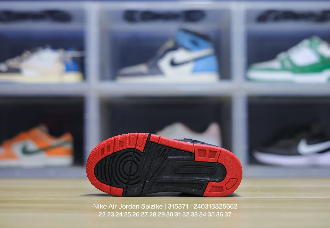 حذاء كرة السلة Air Jordan 3 أبيض وأزرق وأحمر بطبعة جلد الفيل 7