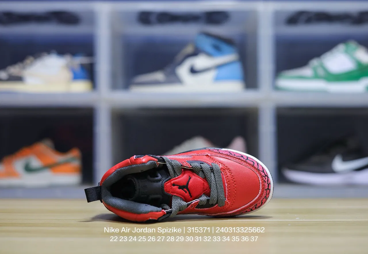 حذاء كرة السلة Air Jordan 3 أبيض وأزرق وأحمر بطبعة جلد الفيل 11