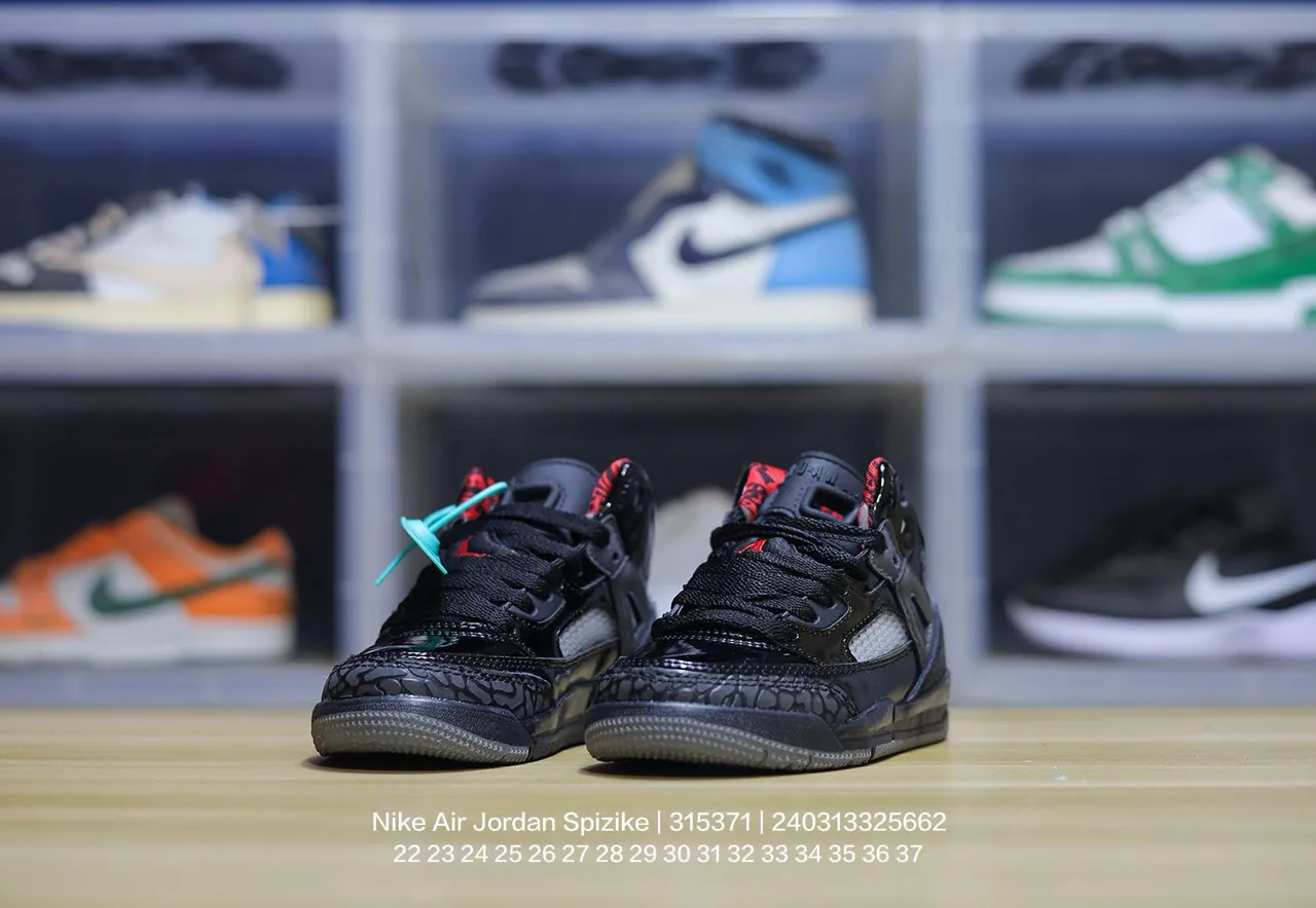 حذاء كرة السلة Air Jordan 3 أبيض وأزرق وأحمر بطبعة جلد الفيل 24