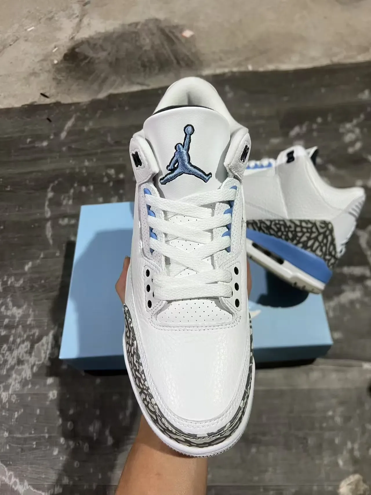 Air Jordan 3 白蓝象纹篮球鞋 3