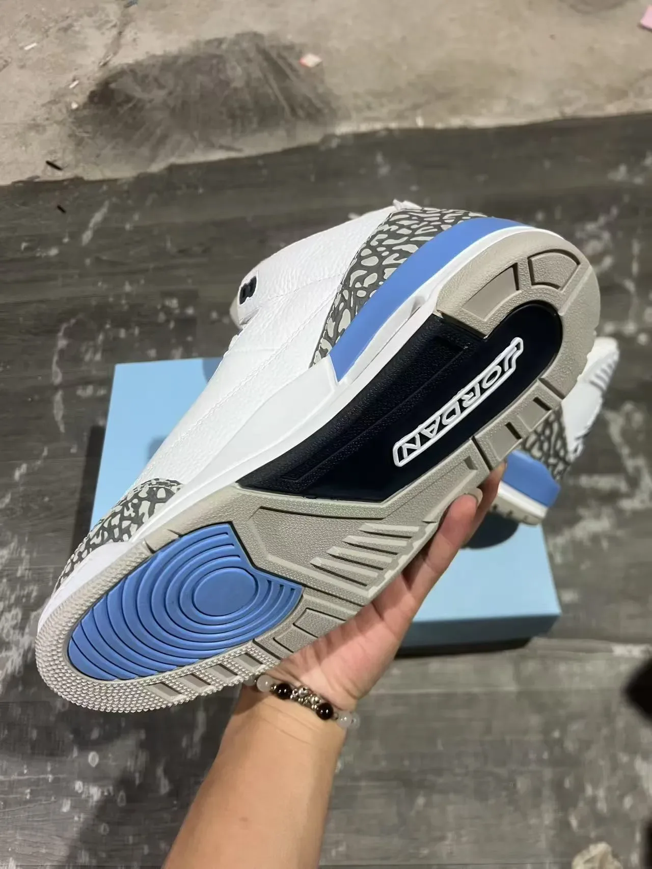 Air Jordan 3 白蓝象纹篮球鞋 6