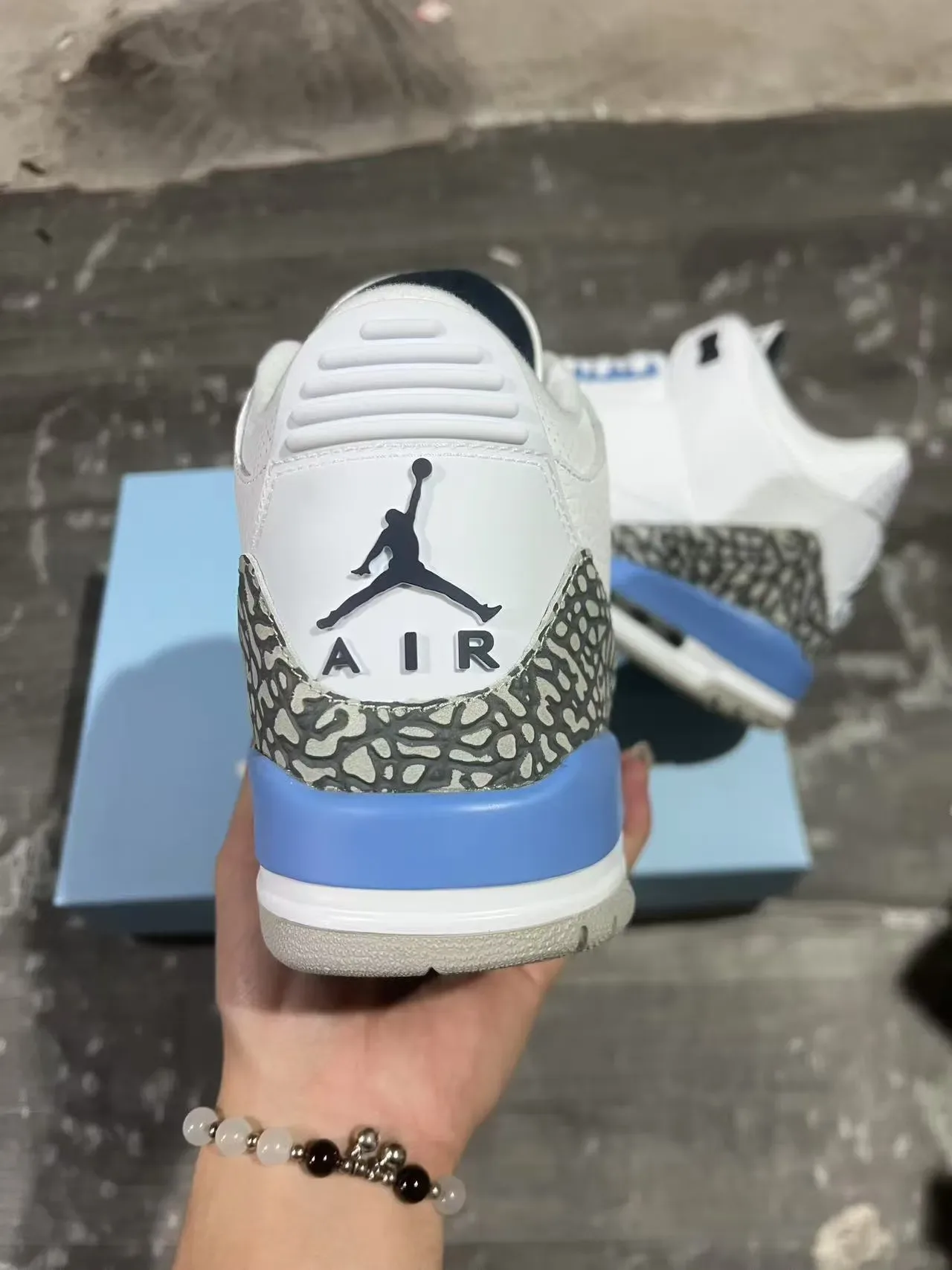 Air Jordan 3 白蓝象纹篮球鞋 8