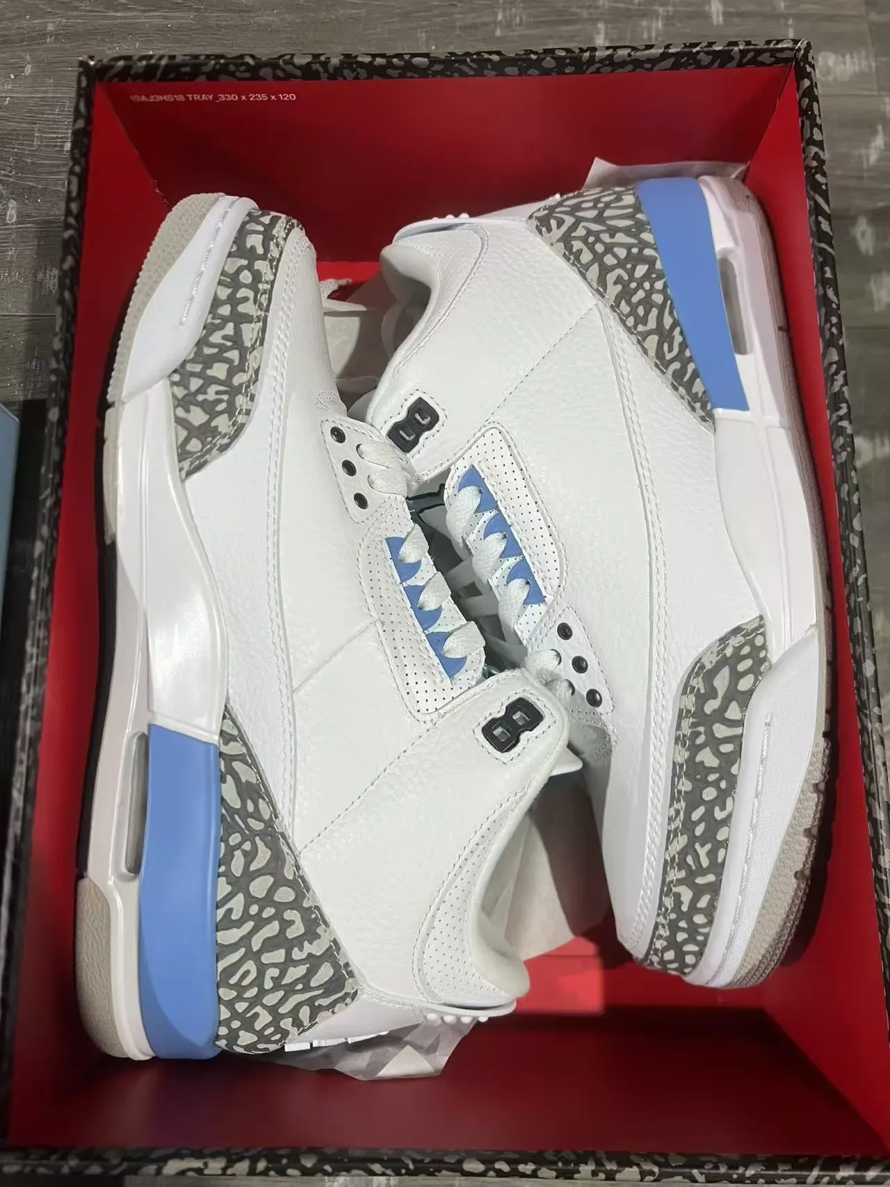 Air Jordan 3 白蓝象纹篮球鞋 9
