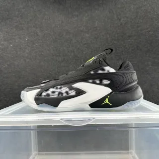 Zapatillas lifestyle Air Jordan 36 con estampado de leopardo en negro, blanco y verde