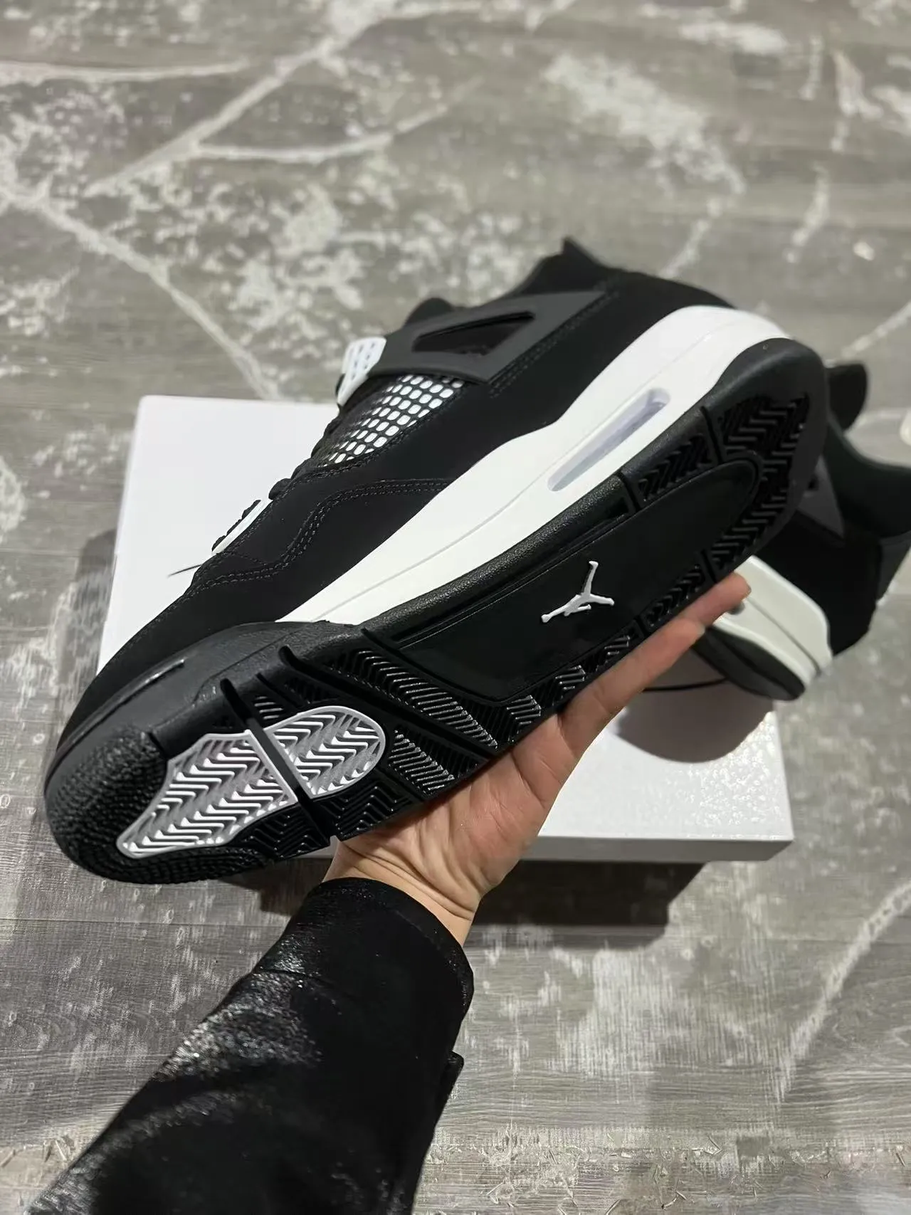 Air Jordan 4 黑白篮球鞋 6