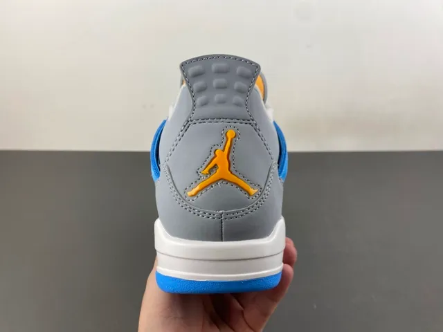 حذاء كرة السلة Air Jordan 4 رمادي أزرق أصفر 4
