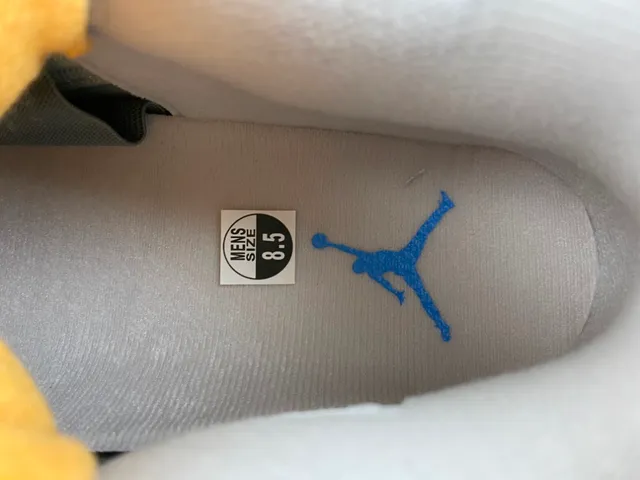 حذاء كرة السلة Air Jordan 4 رمادي أزرق أصفر 7
