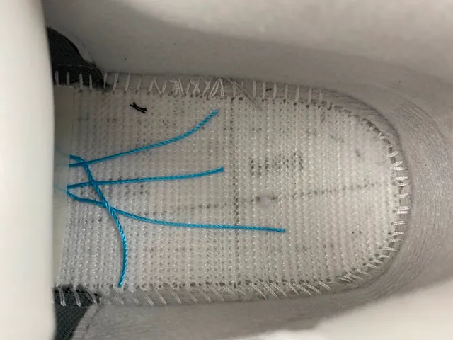 حذاء كرة السلة Air Jordan 4 رمادي أزرق أصفر 8