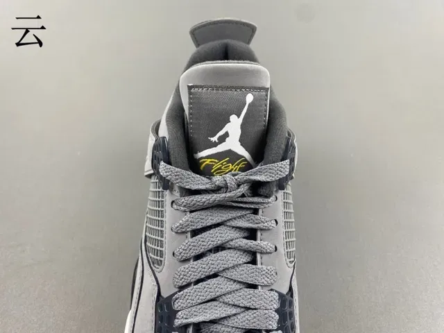 Air Jordan 4 رمادي أبيض أسود أحذية كرة السلة 4