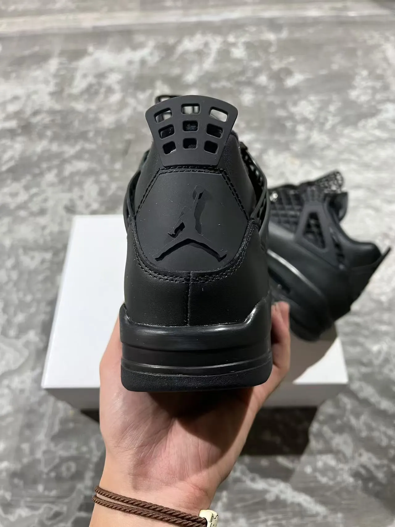 Air Jordan 4 মনোক্রোম কালো বাস্কেটবল জুতো 8