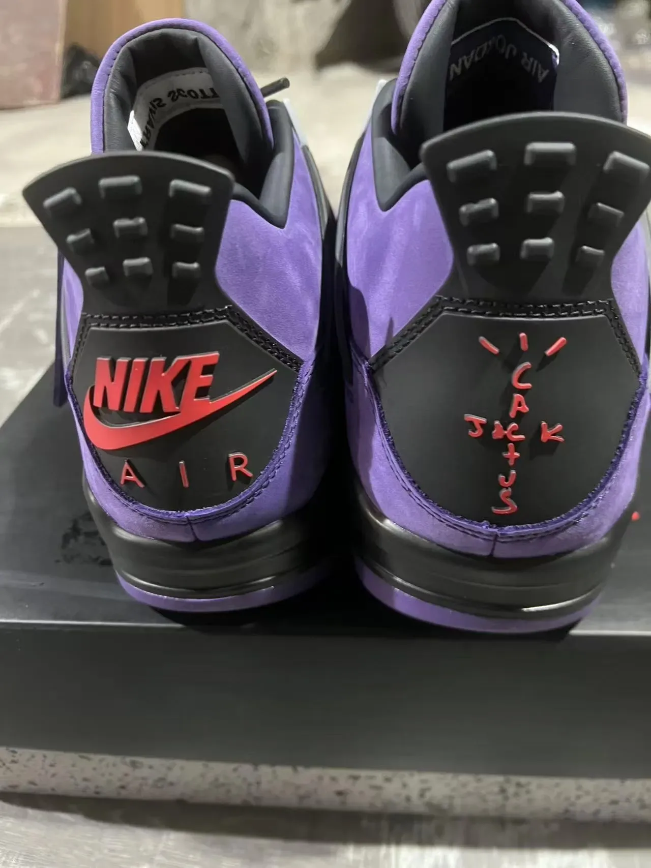 Air Jordan 4 Tênis de Basquete de Suede Roxo com Olhos de Asa Pretos 4