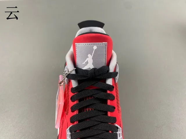 حذاء كرة السلة Air Jordan 4 أحمر أسود أبيض 4