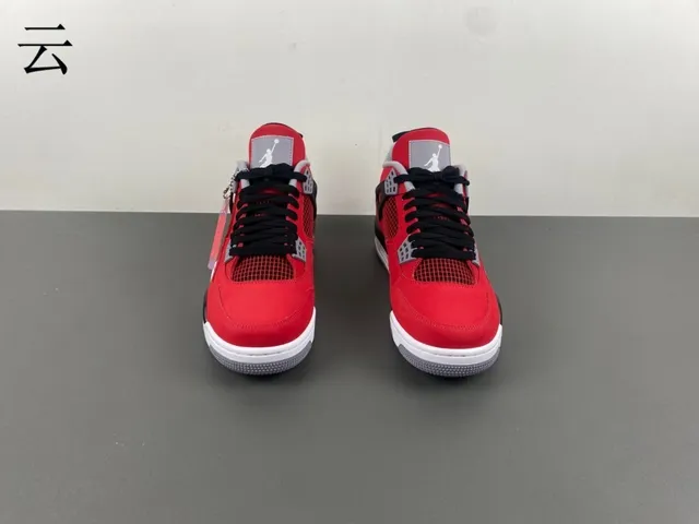 حذاء كرة السلة Air Jordan 4 أحمر أسود أبيض 10