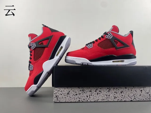 حذاء كرة السلة Air Jordan 4 أحمر أسود أبيض 13