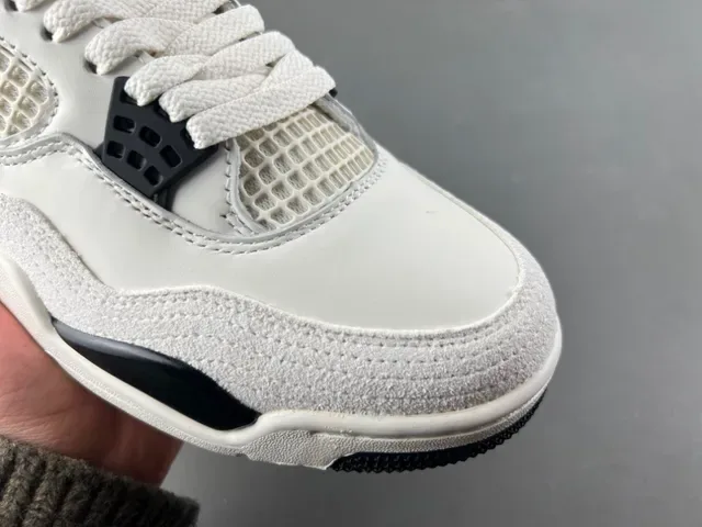 Air Jordan 4 أبيض أسود أحذية كرة السلة 2