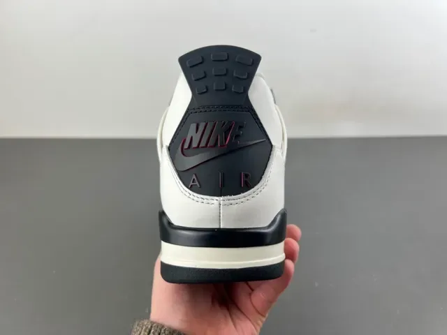 Air Jordan 4 أبيض أسود أحذية كرة السلة 4