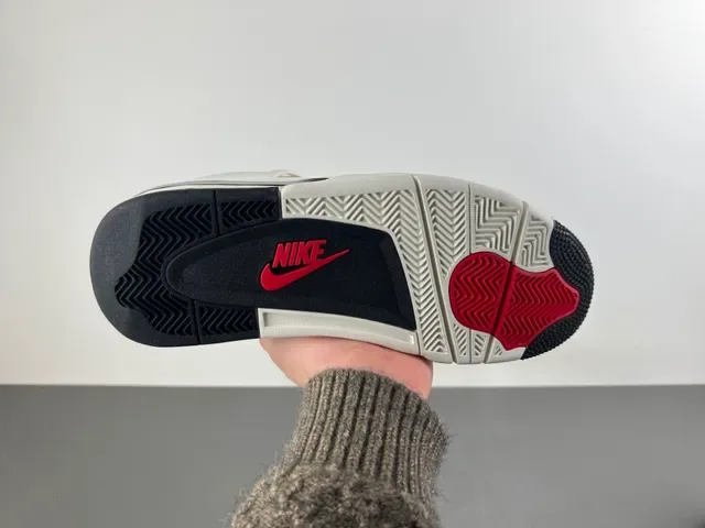 Air Jordan 4 أبيض أسود أحذية كرة السلة 9