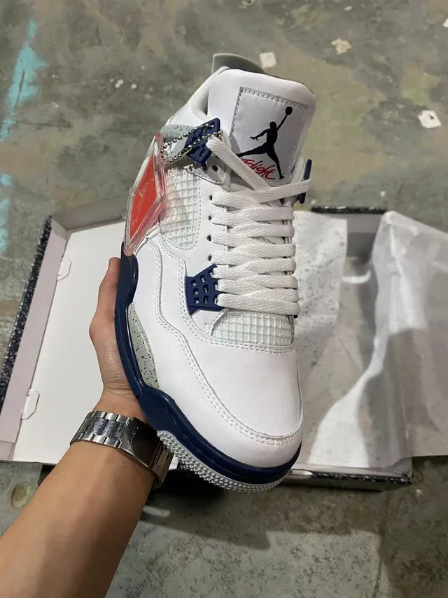 Air Jordan 4 حذاء كرة السلة أبيض وكحلي منقط 2