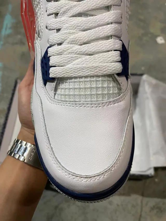 Air Jordan 4 حذاء كرة السلة أبيض وكحلي منقط 3