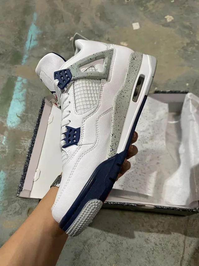 Air Jordan 4 حذاء كرة السلة أبيض وكحلي منقط 4