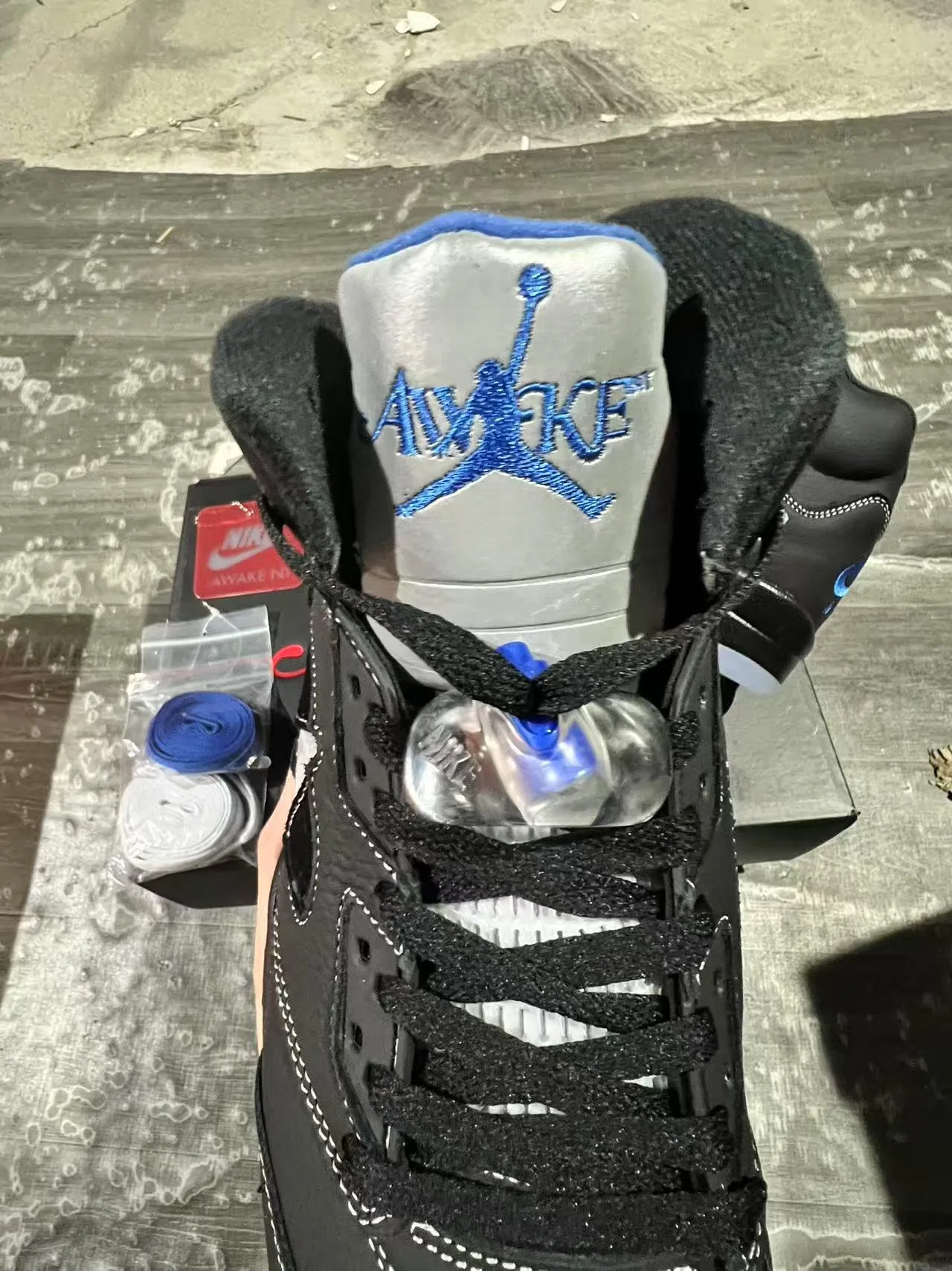 Air Jordan 5 黑色皇家蓝 NY 篮球鞋 4