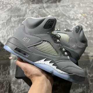 Zapatillas de baloncesto de caña alta monocromáticas gris y azul Air Jordan 5