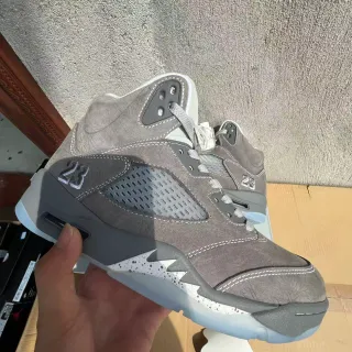 Zapatillas de baloncesto de caña alta Air Jordan 5 de ante gris
