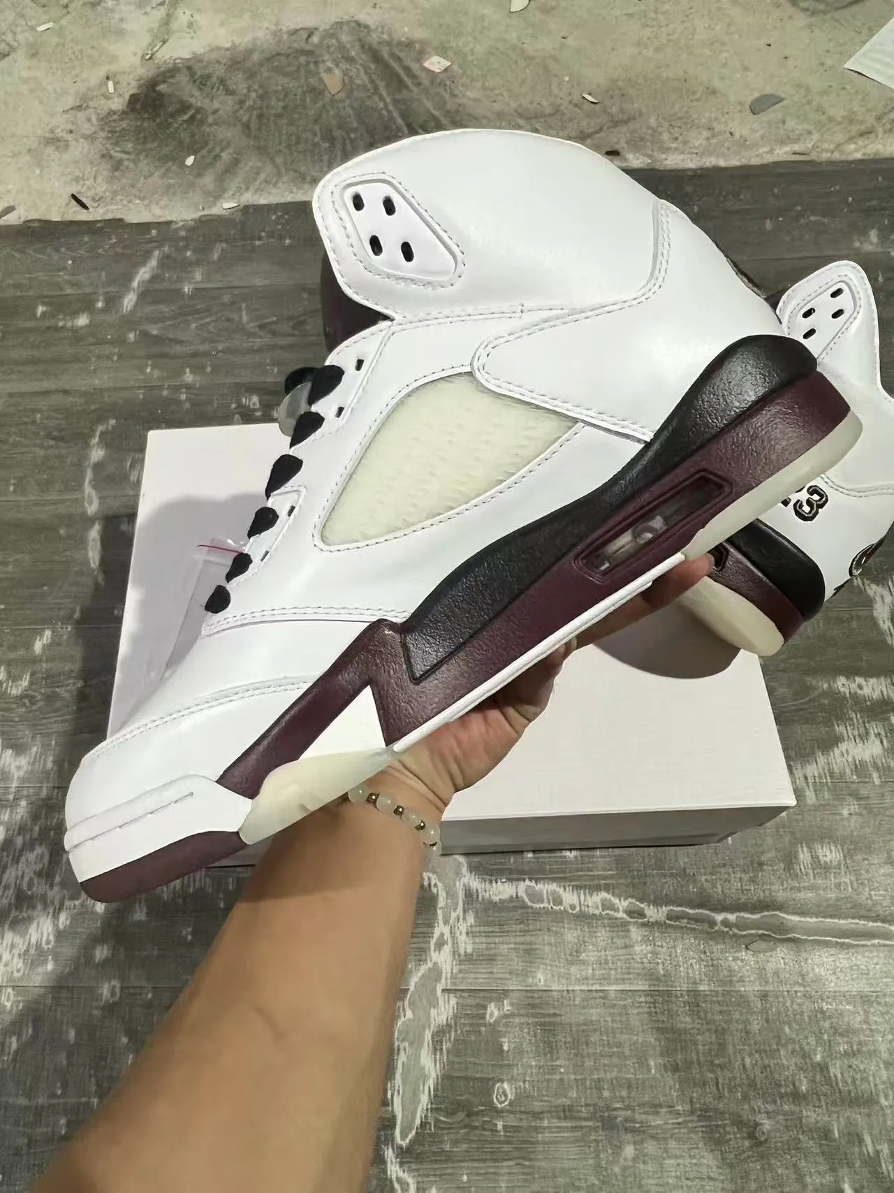 Chaussures de basketball Air Jordan 5 blanc bordeaux 5