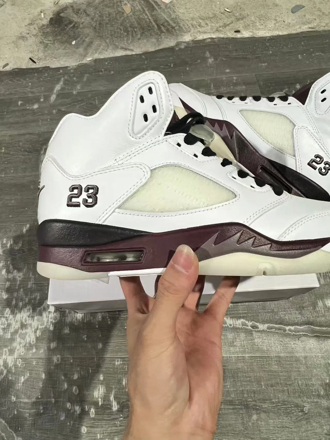 Chaussures de basketball Air Jordan 5 blanc bordeaux 7