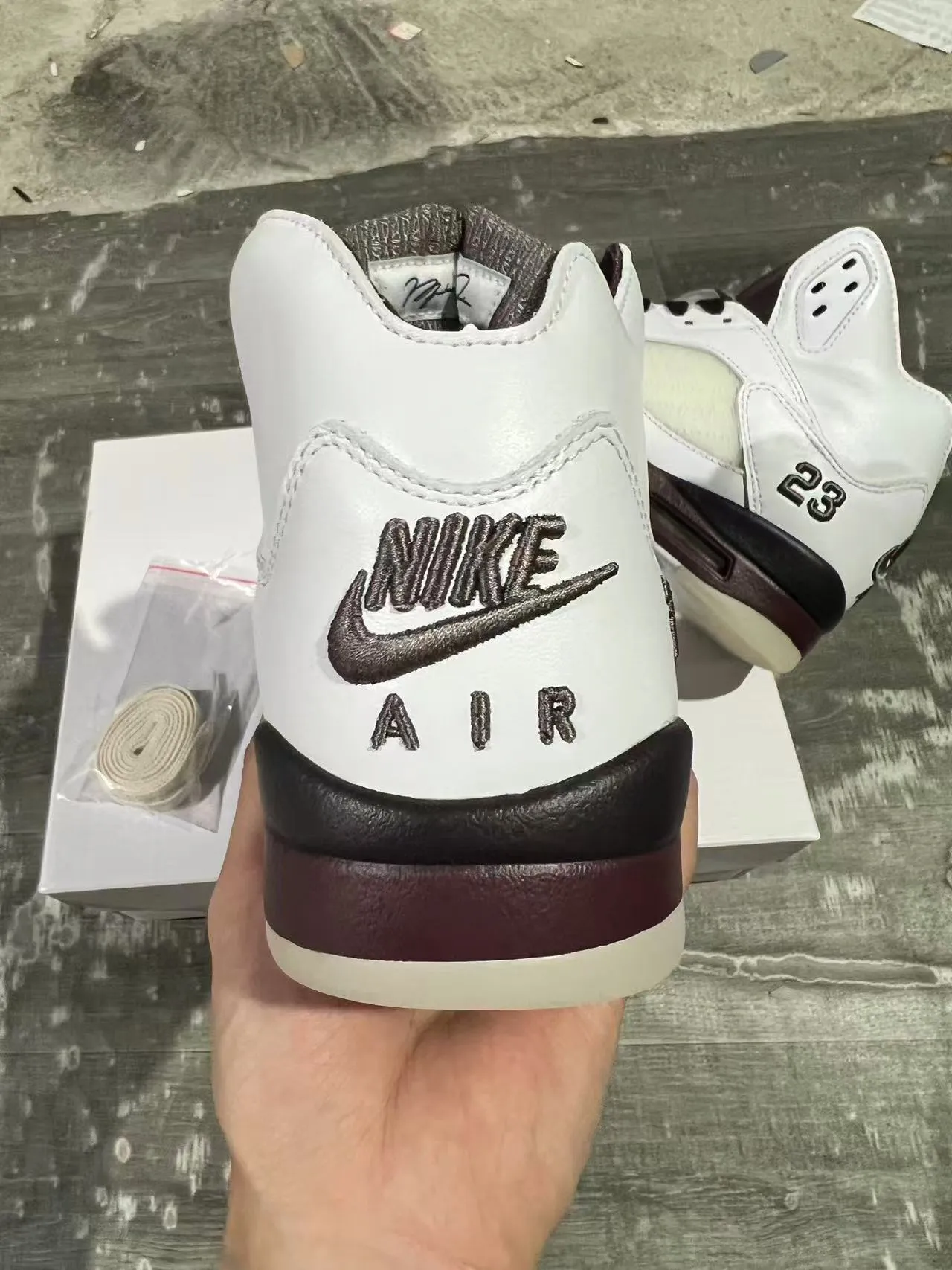 Chaussures de basketball Air Jordan 5 blanc bordeaux 8