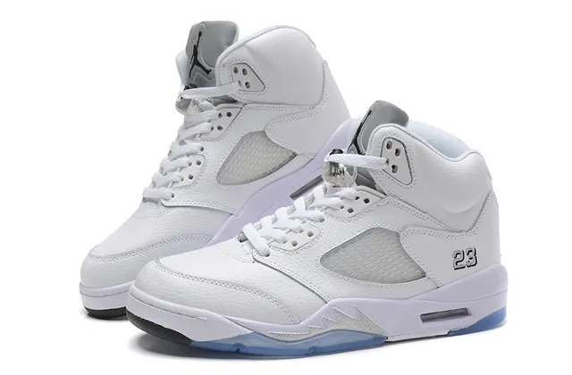 Air Jordan 5 白色浅蓝半透明篮球鞋 2