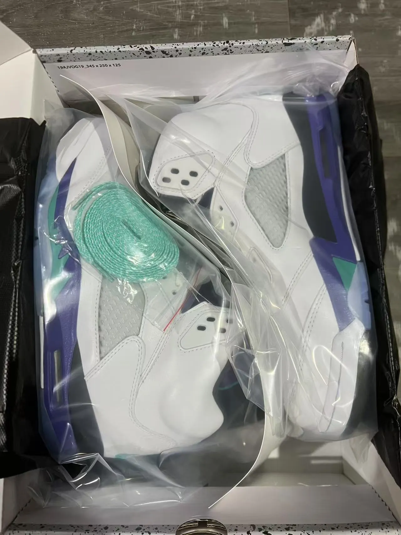 Tênis de basquete Air Jordan 5 branco, roxo e azul-petróleo 10