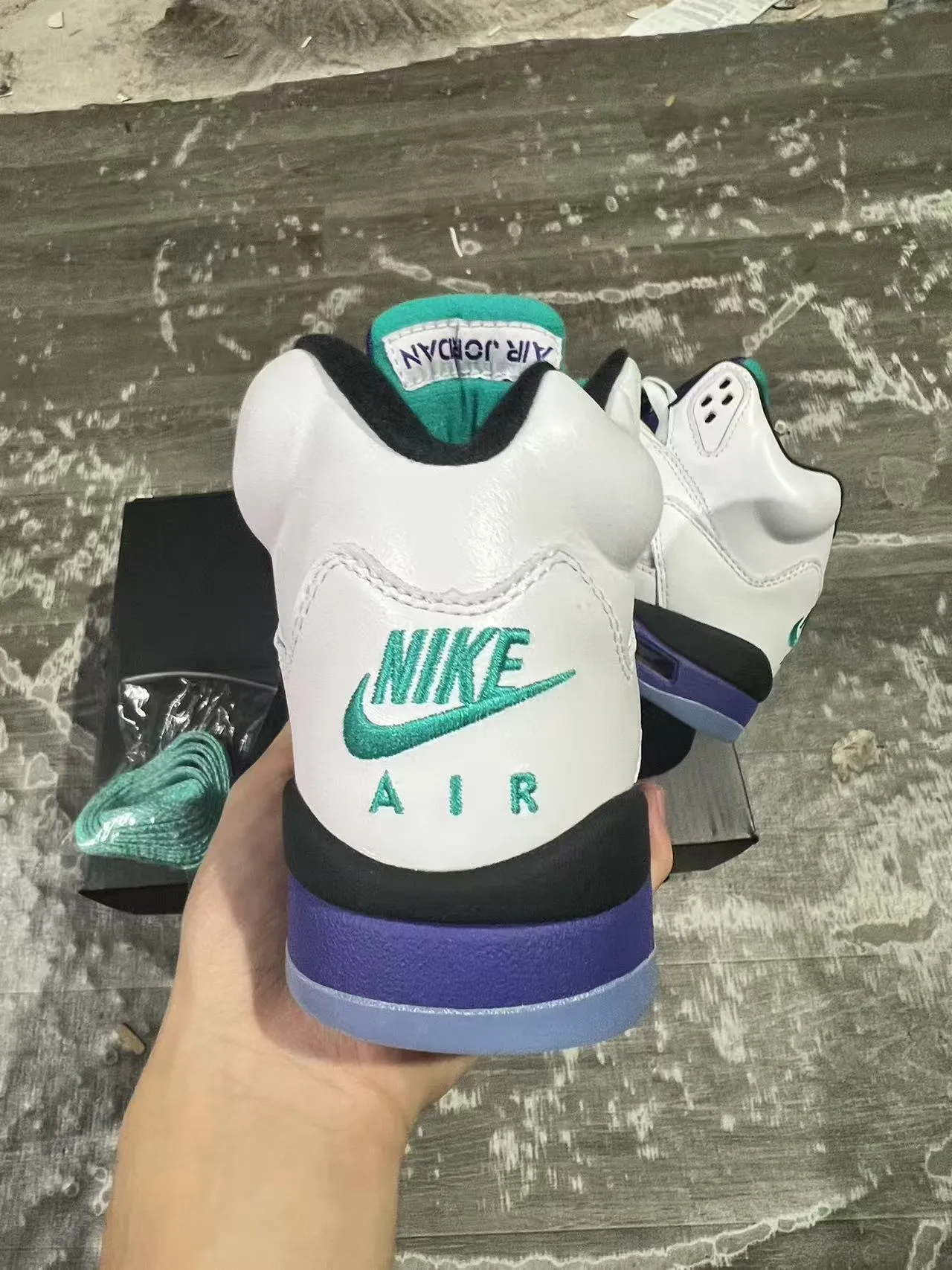 Chaussures de basketball Air Jordan 5 blanc violet sarcelle 8
