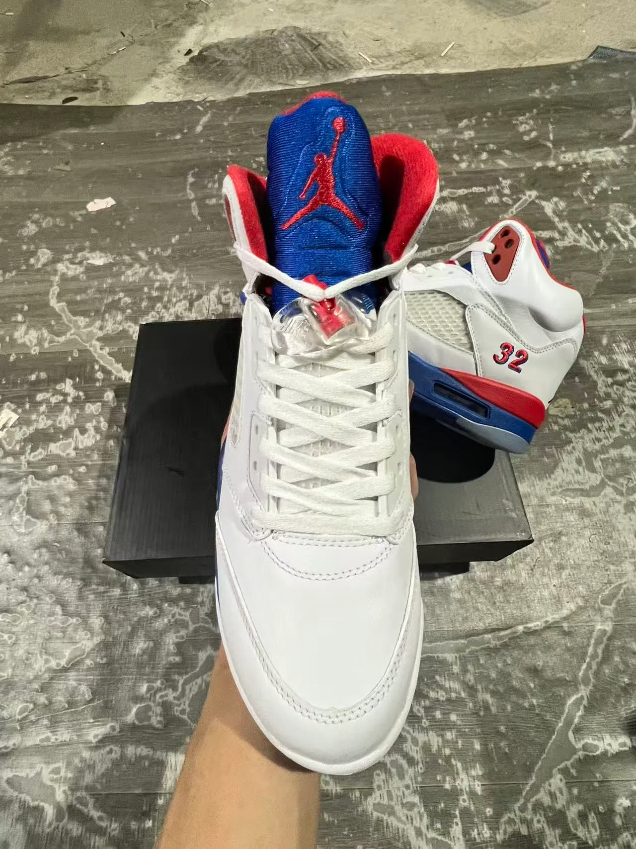 Air Jordan 5 أبيض أحمر أزرق '32' أحذية كرة سلة 10