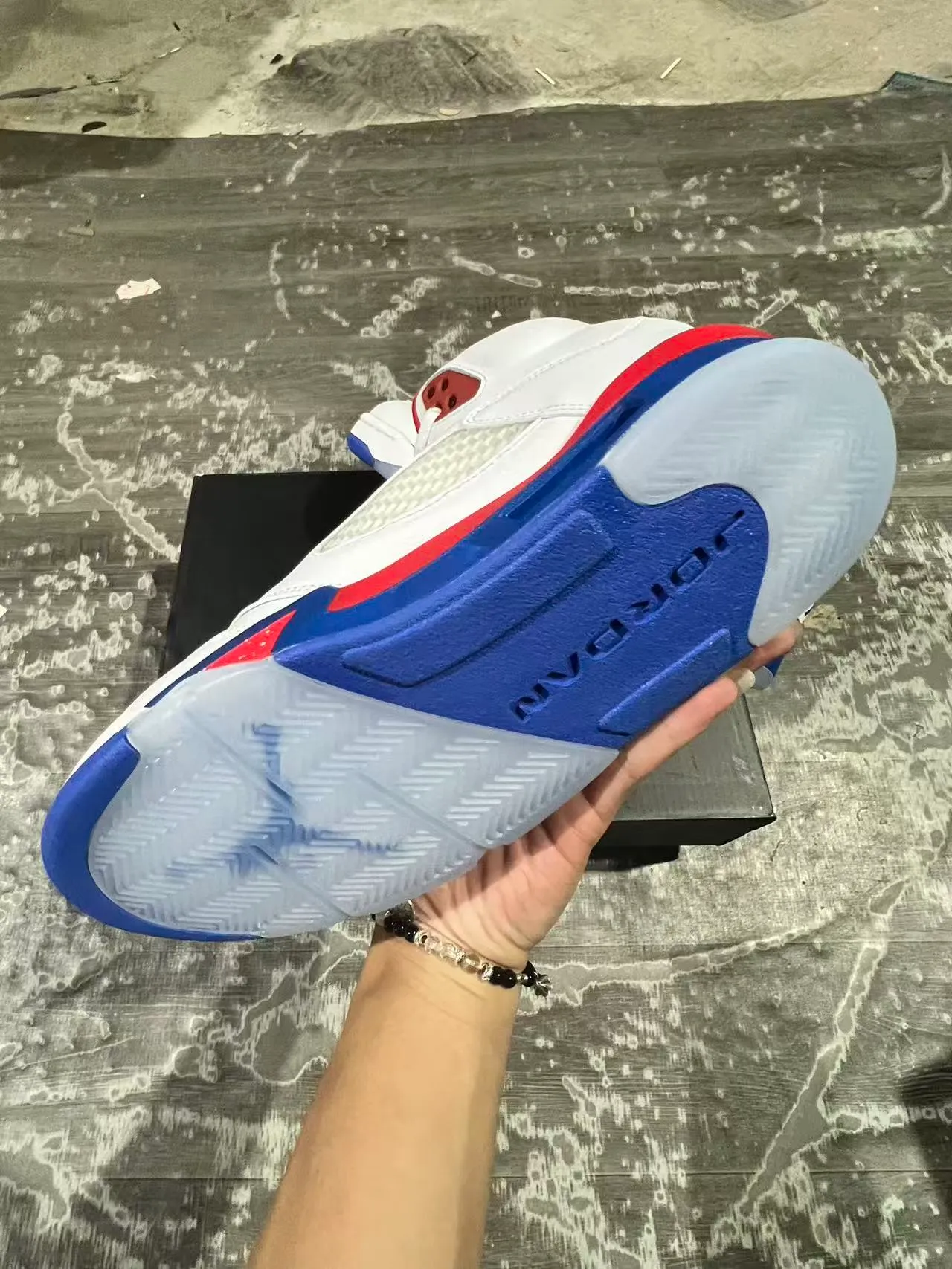 Air Jordan 5 أبيض أحمر أزرق '32' أحذية كرة سلة 4