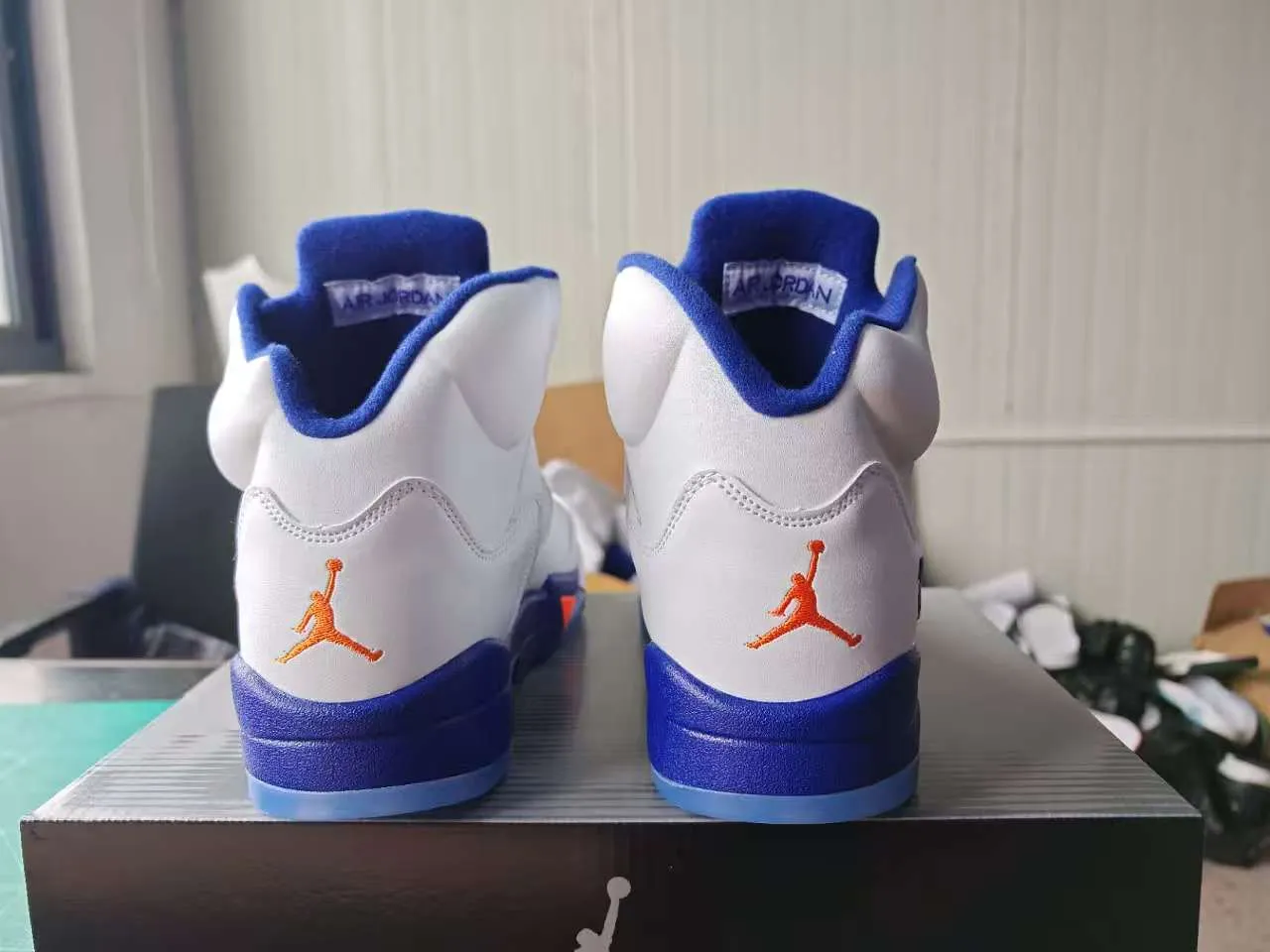 Zapatillas de baloncesto Air Jordan 5 blanco azul real naranja 3
