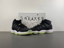Tênis de basquete Air Jordan de cano alto preto e verde com design em camadas e cabedal cinza 15