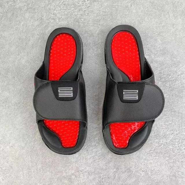 Air Jordan কালো লাল চকচকে প্যাটেন্ট জাম্পম্যান লোগো চপ্পল 4