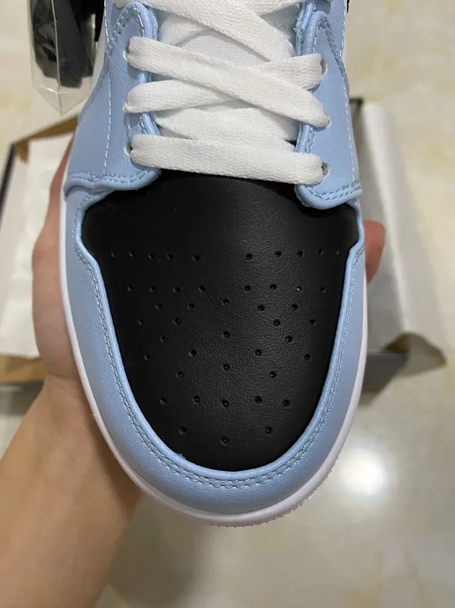 Air Jordan নীল ও কালো হাই-টপ চামড়ার প্যানেলযুক্ত বাস্কেটবল জুতো 3